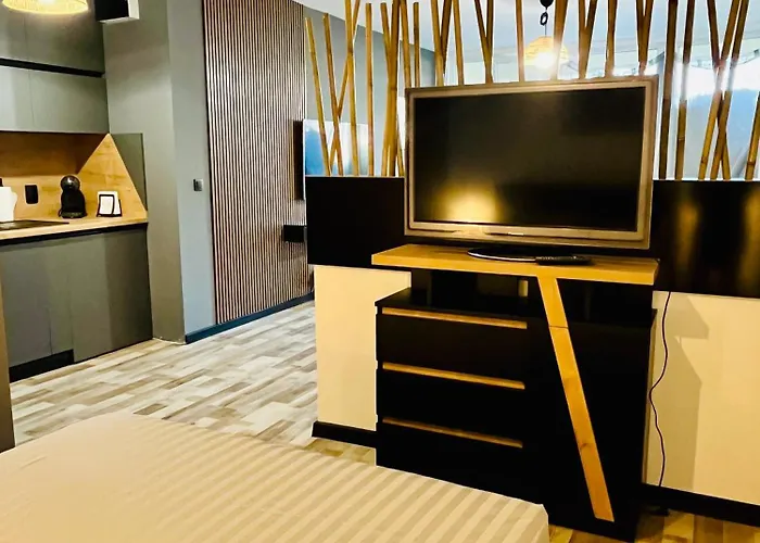 Queen, Saint Vlas, улица черно море 12 公寓 *