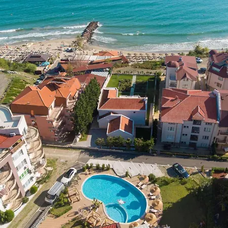 Queen, Saint Vlas, улица черно море 12 *